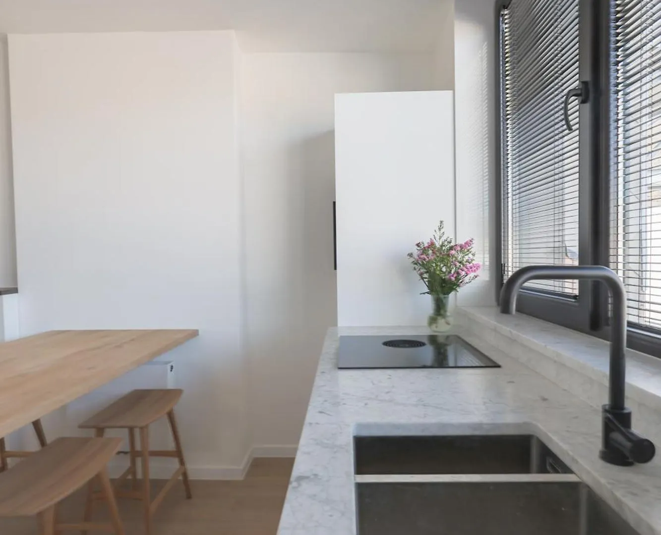 Southside Suites Anvers 0*,  Belçika